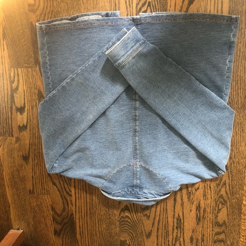 FLASH SALE 24 HOURS Evereve Blue Denim Jacket with Gold Buttons - Picture 4 of 5